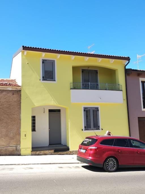 La Casa Del Sole - Casa Vacanze Uri Exterior photo